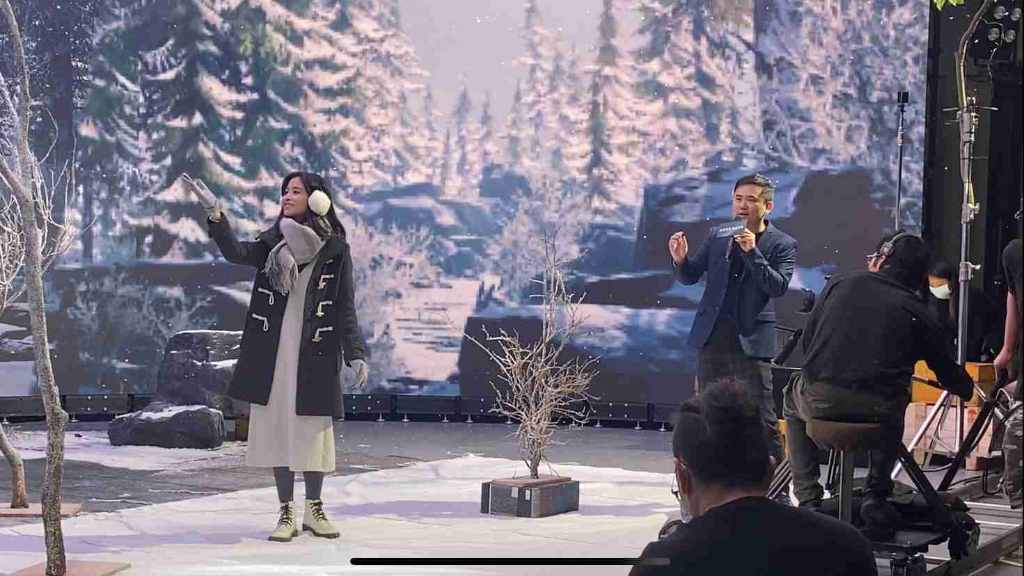 彩霸王以ALED先进显屏技术，，，与金马奖视觉特效团队“再现影像”携手合作打造LED虚拟摄影棚，，，提供沉浸式表演体验，，，并精简拍摄成本与时间