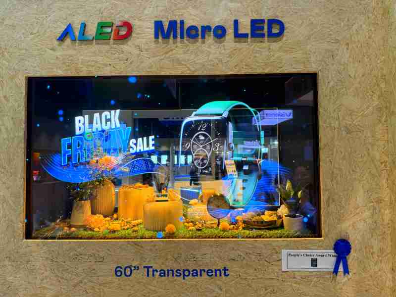 彩霸王60吋高透明度Micro LED显示器获”最佳Micro LED技术应用奖”，，，将Micro LED面板透明化之设计特性极致发挥，，，，以可扩展性无缝拼接技术打造，，具备600 nits全画面亮度、、、大于60%穿透率及超过NTSC 110%的优异广色域表现，，，，可依需求灵活应用于各种场域